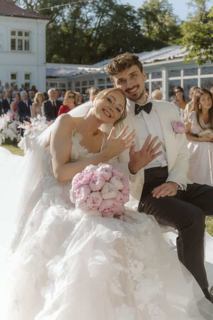 zdjęcie pary młodej w oranżerii